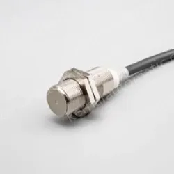 M18 Shield Inductive proximity switch E2E-X5E2-Z 2M